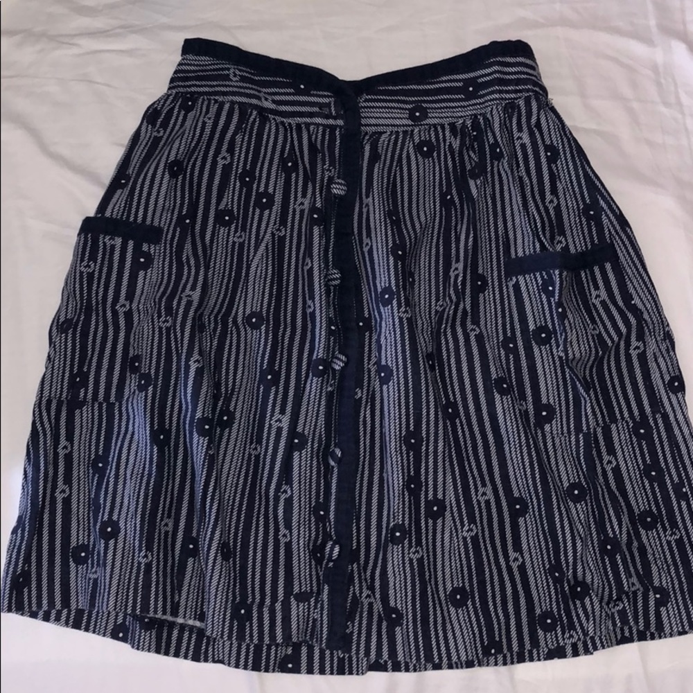 Cooperative skirt